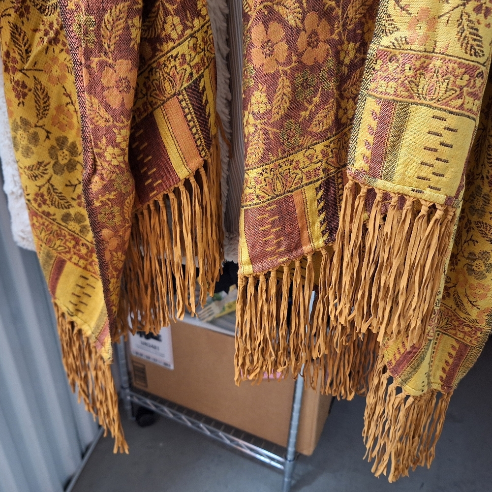 SCARF/WRAP - Picture 9 of 10